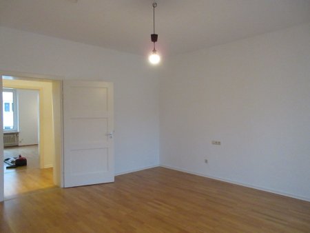 Andrea L'habitant Hausverwaltungen + Business-Support