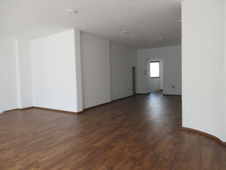 Andrea L'habitant Hausverwaltungen + Business-Support